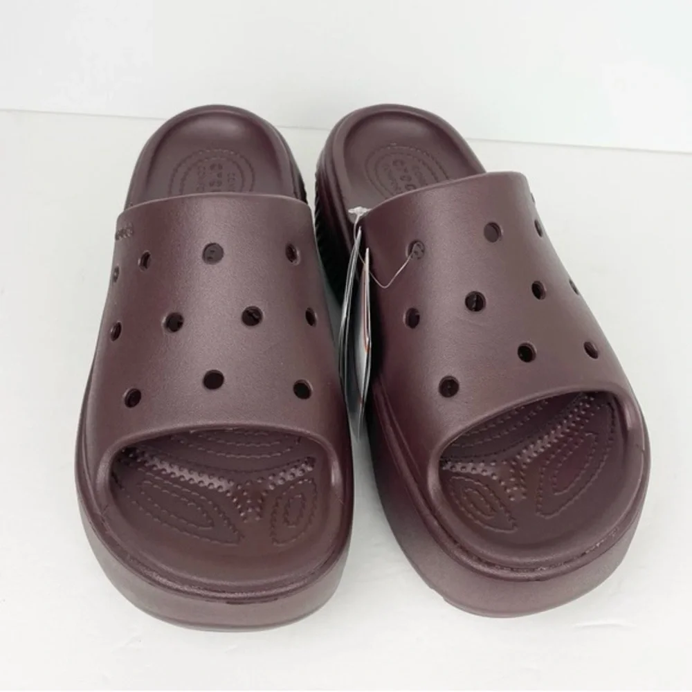 NWOB CROCS women’s Platform Stomp Dark Cherry Mocha Slide Sz 7